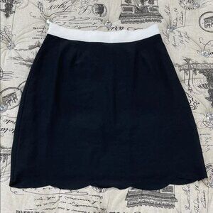 Gibson Women’s Scalloped Hem Skirt
